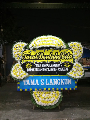 Papan Bunga Duka di Kairagi Weru